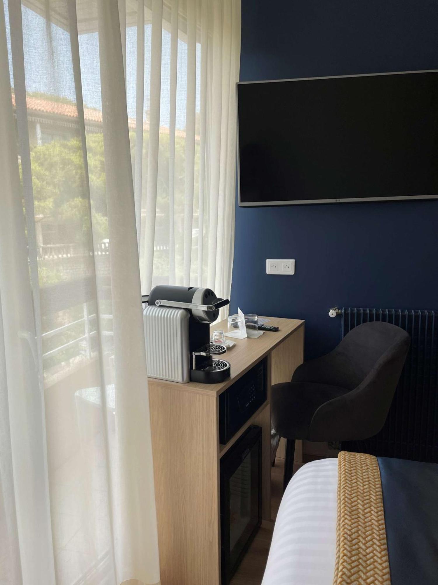 Best Western Plus Hotel La Rade Cassis Bagian luar foto